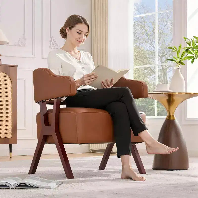 Fauteuil d'appoint rembourré de style mi-siècle avec assise recouverte de similicuir