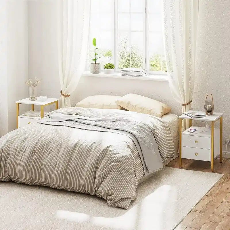 Table d’appoint avec station de recharge - 15.7D x 15.7W x 24H